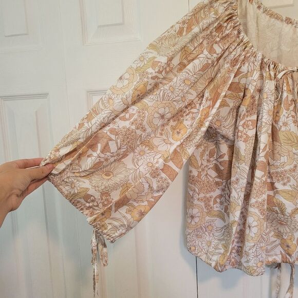 Charlie Holiday Neutral Floral Puff Sleeve Tie Blouse Size 8 Boho Vacation - Picture 3 of 7